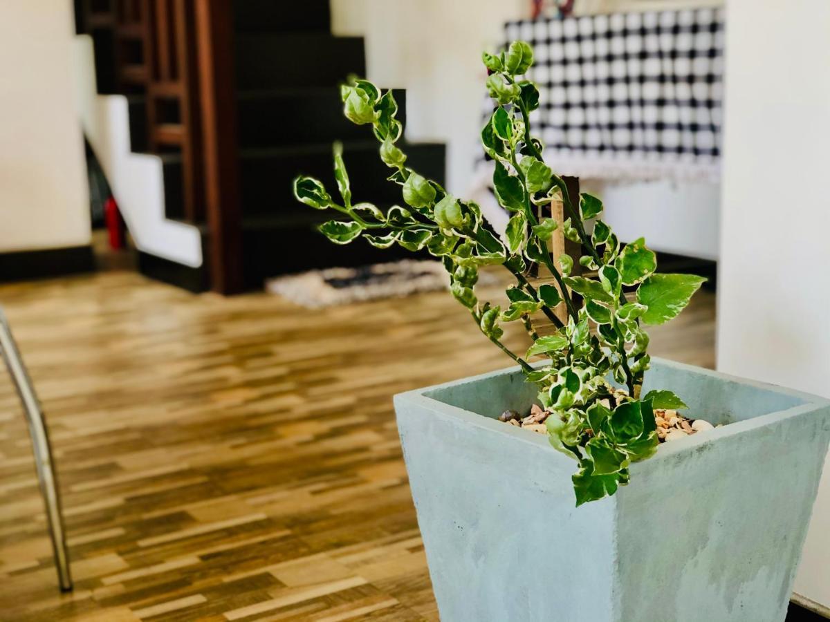 Appartamento Siri'S Residency Habaraduwa Central Esterno foto
