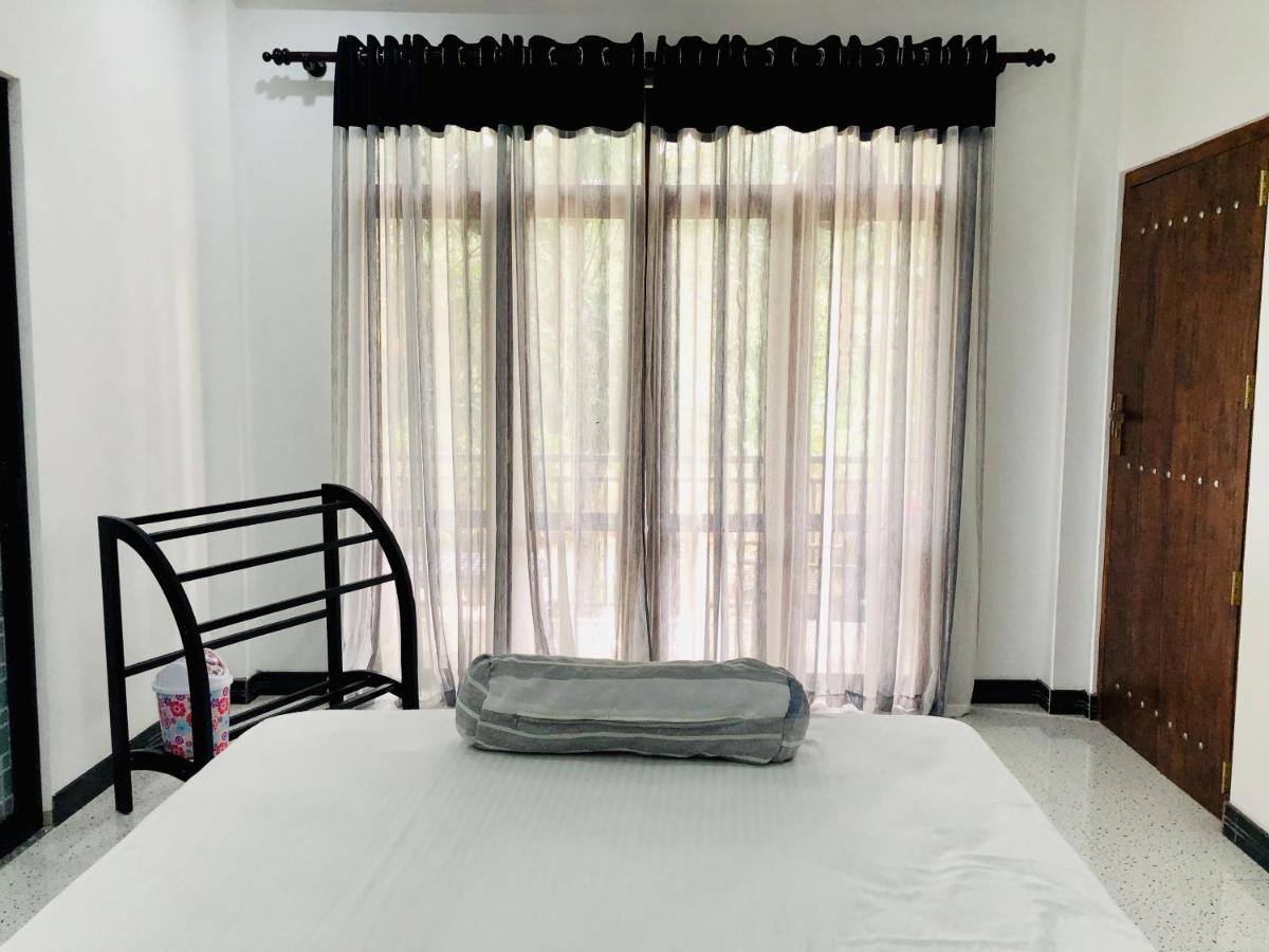 Appartamento Siri'S Residency Habaraduwa Central Esterno foto