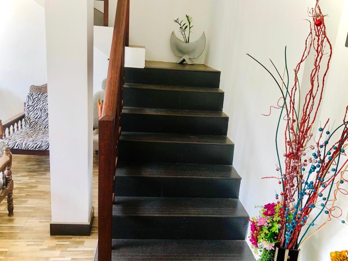 Appartamento Siri'S Residency Habaraduwa Central Esterno foto